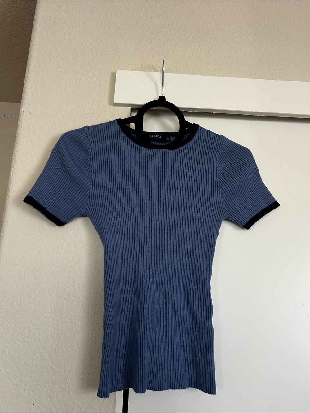 Ribbed Blue Short Sleeve Tee with Black Trim by ZESICA